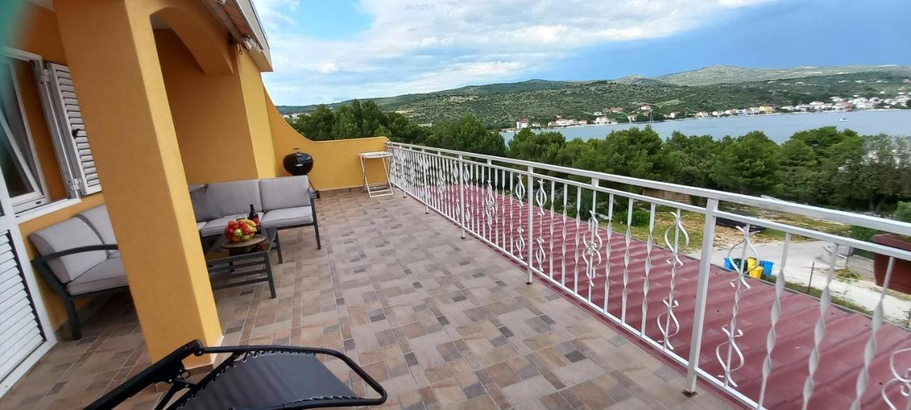 Apartments Toni Рогозница Экстерьер фото